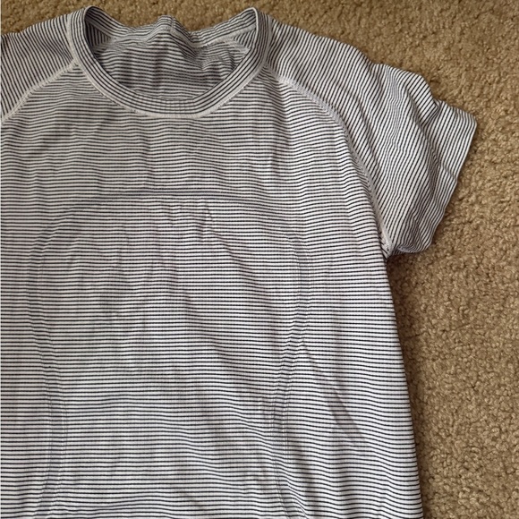 Lululemon Swiftly Tee - Picture 8 of 9